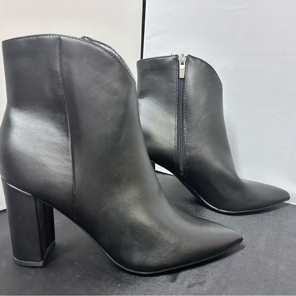 $306 Marc Fisher Women's Black Leather Guzina Pointy Toe Booties Size US 9 M
